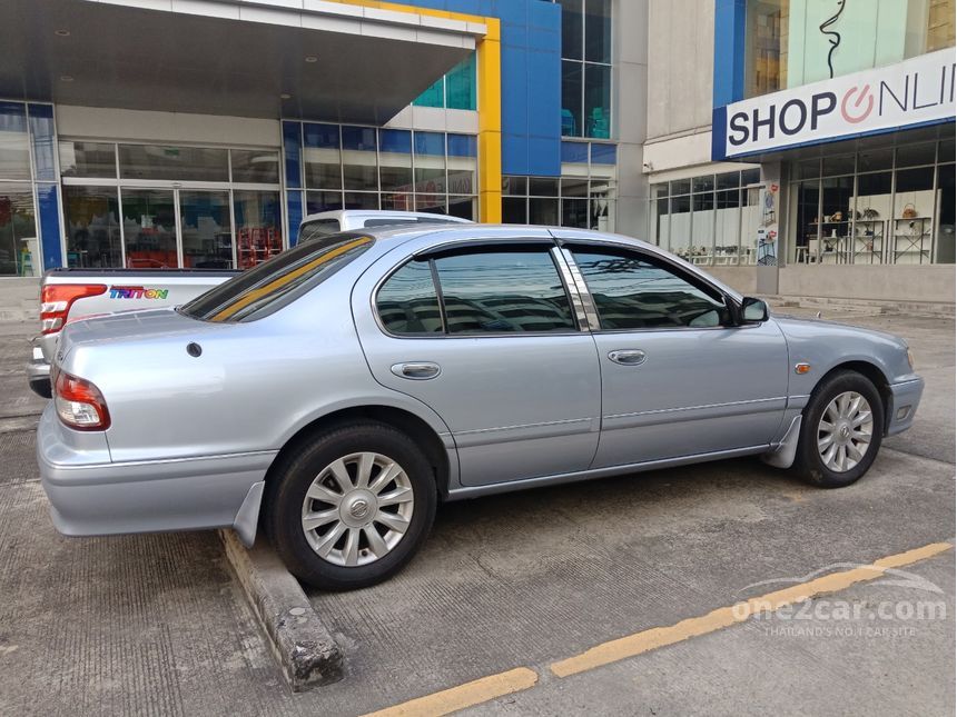 Nissan cefiro 2000