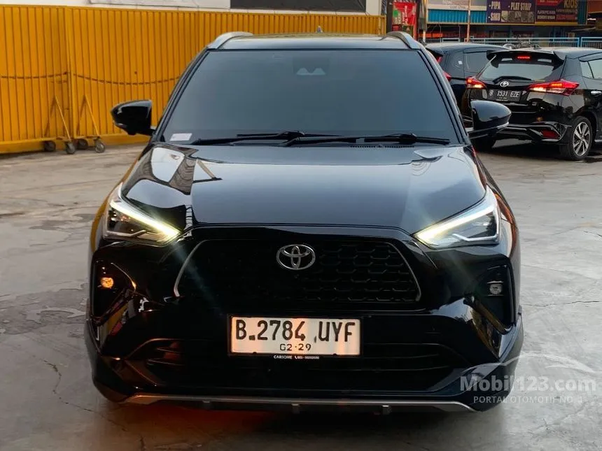 2023 Toyota Yaris Cross S HV (2 Tone) SUV