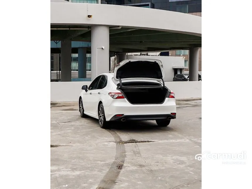 2022 Toyota Camry V (Premium Color) Sedan