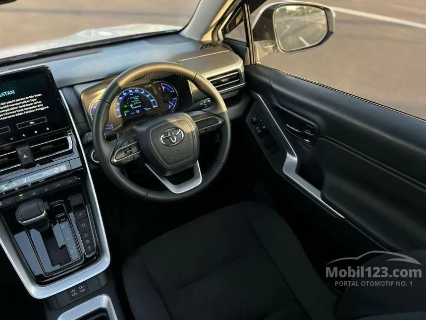 2023 Toyota Kijang Innova Zenix V (Premium Color) MPV