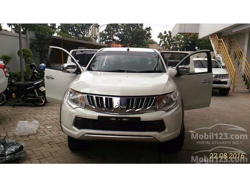 Jual Mobil  Mitsubishi Strada Triton 2019 2 5 Manual 2 5 di 