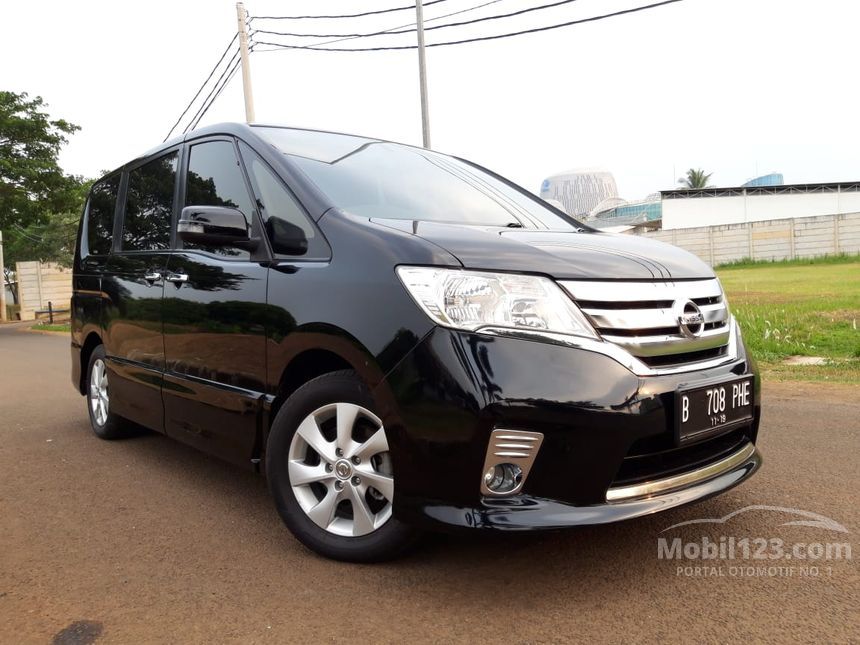 Nissan serena 2014