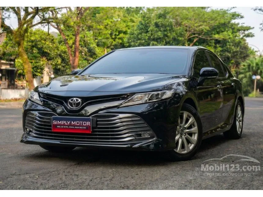 2019 Toyota Camry V Sedan