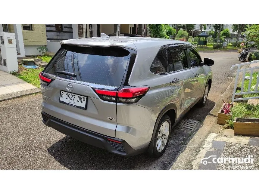2022 Toyota Kijang Innova Zenix V (Premium Color) MPV