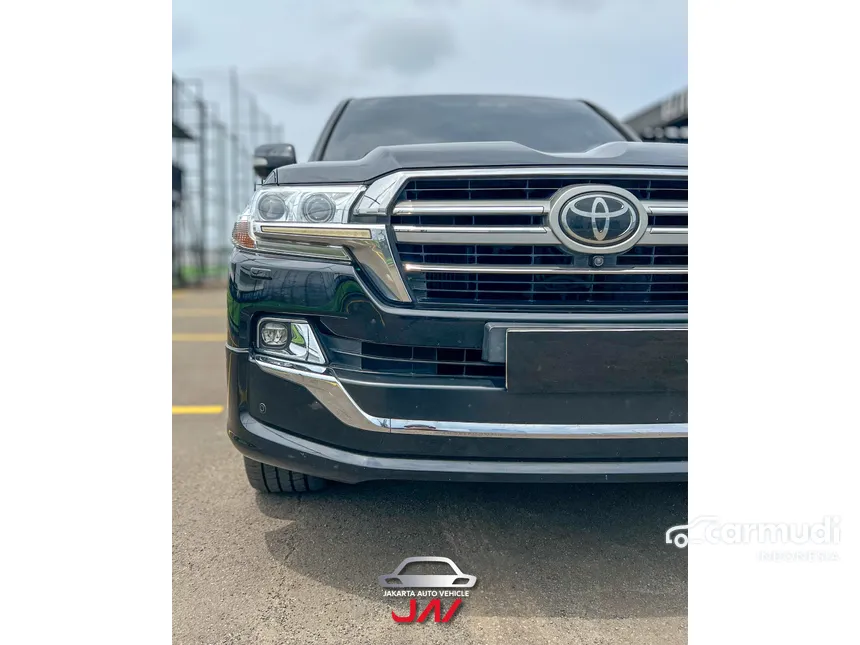 2019 Toyota Land Cruiser 200 VX-R SUV