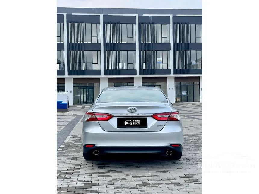 2019 Toyota Camry V Sedan