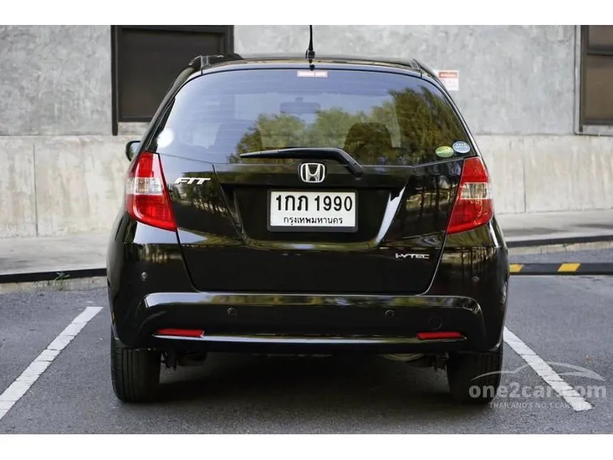2013 Honda JAZZ V Hatchback