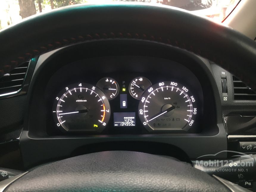 2013 Toyota Alphard G MPV
