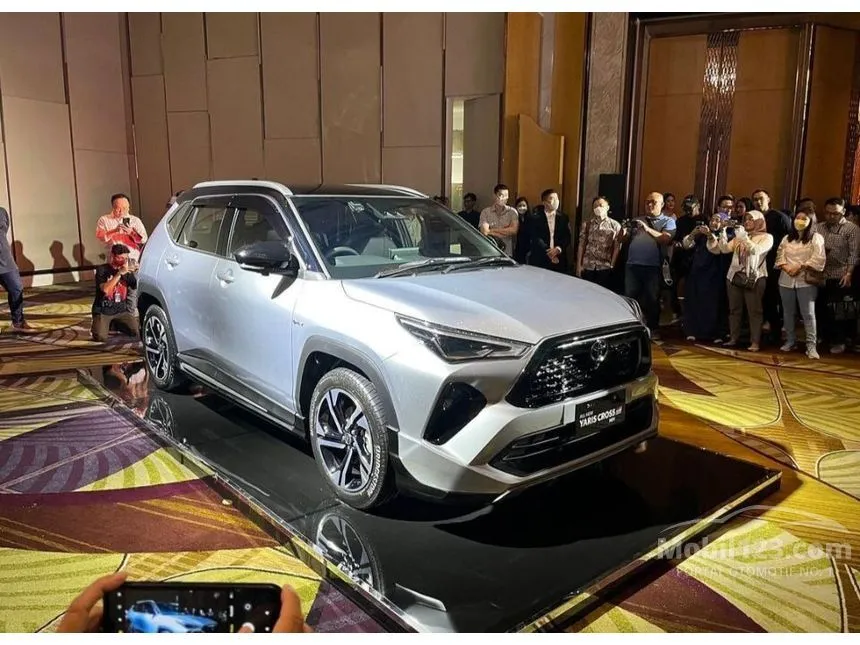 Jual Mobil Toyota Yaris Cross 2024 S GR Parts Aero Package HEV 1.5 di DKI Jakarta Automatic Wagon Abu