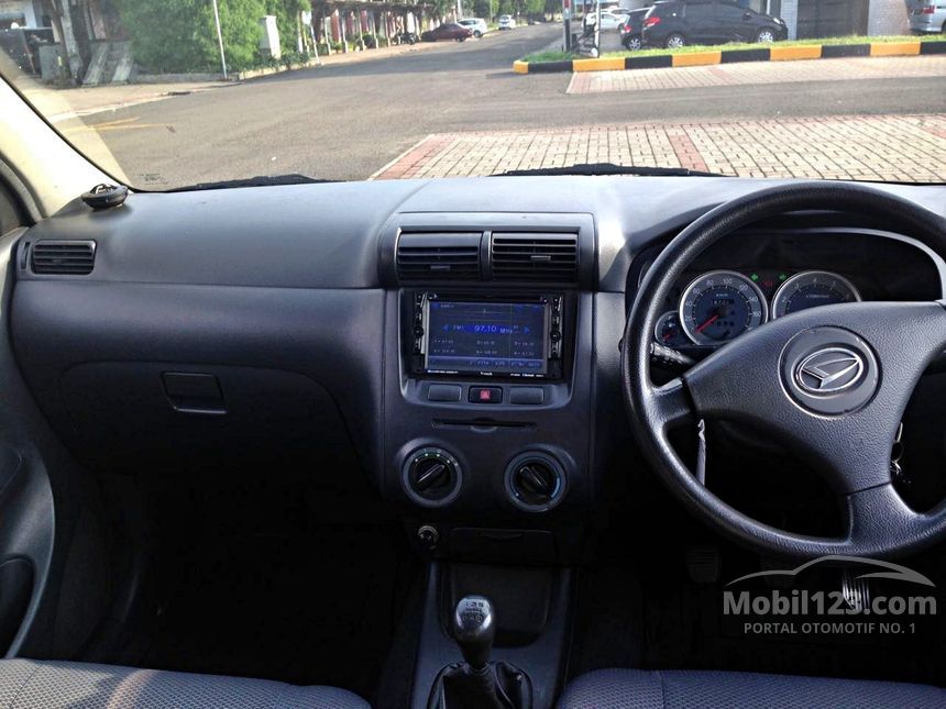 Jual Mobil  Daihatsu  Xenia  2005 Xi 1 3 di Jawa  Barat  Manual 