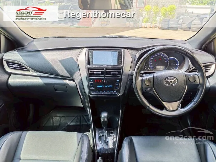 2022 Toyota YARIS Sport Hatchback