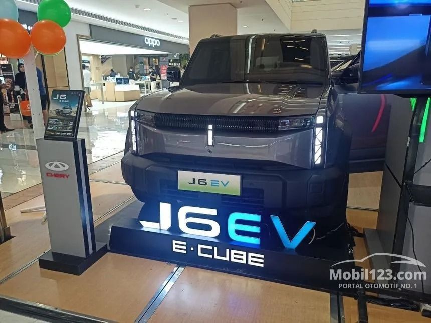 Jual Mobil Chery Omoda J6 2025 EV RWD di Jawa Barat Automatic SUV Abu ...