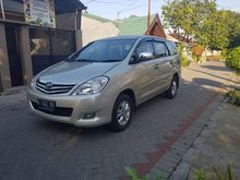 2010 Toyota Kijang Innova 2.0 G Bensin Sangat Istimewa
