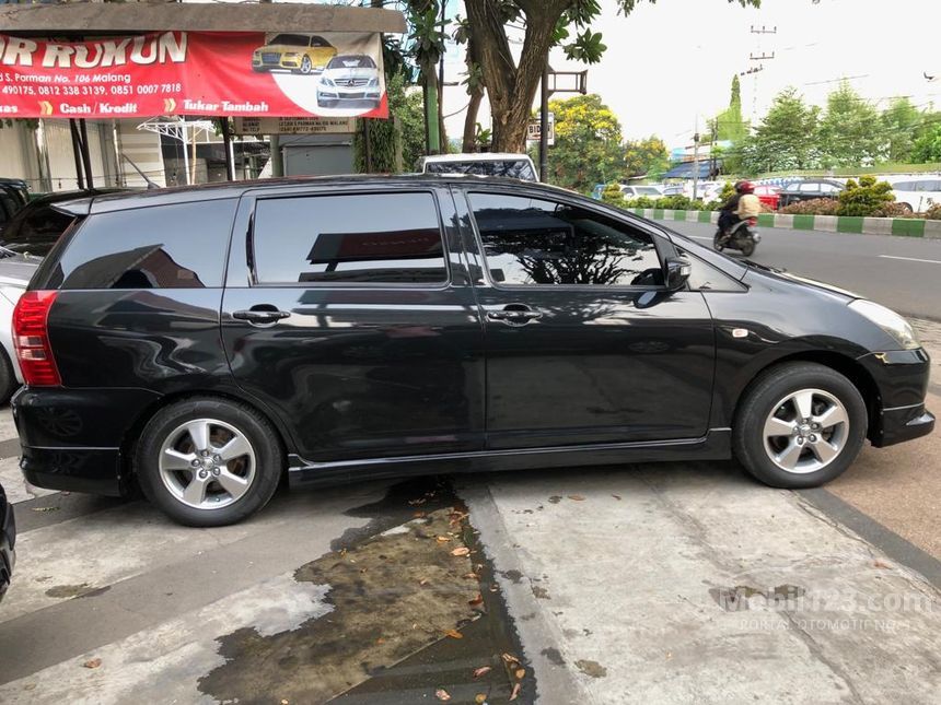 Jual Mobil Toyota Wish 2004  ZNE10 1 8 di Jawa Timur 