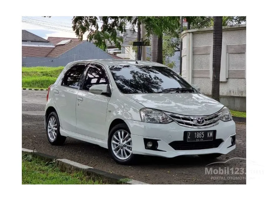 Jual Mobil Toyota Etios Valco 2014 G 1.2 di Jawa Barat Manual Hatchback Putih Rp 104.000.000