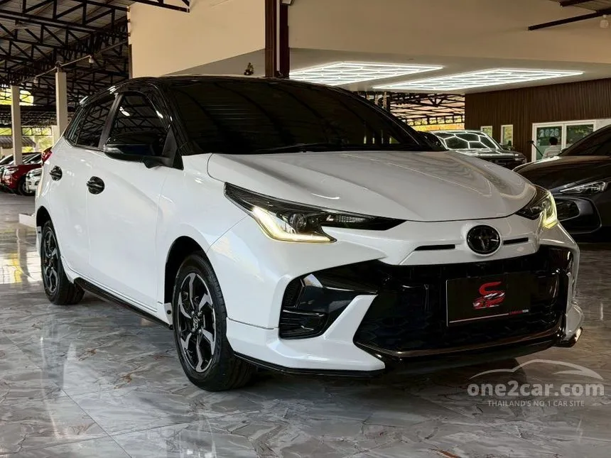 2023 Toyota YARIS Premium S Hatchback