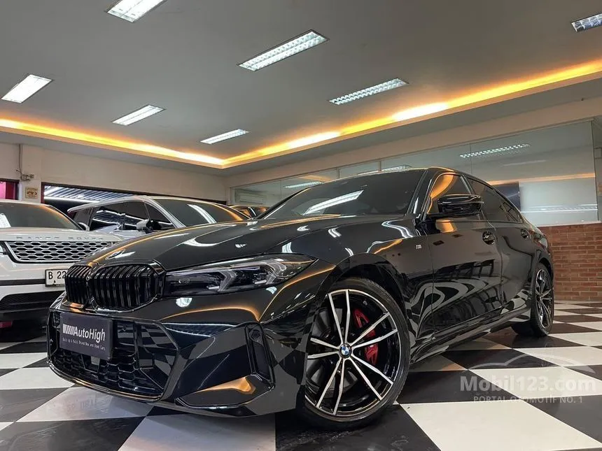Jual Mobil BMW 330i 2024 M Sport Pro 2.0 di DKI Jakarta Automatic Sedan Hitam Rp 945.000.000