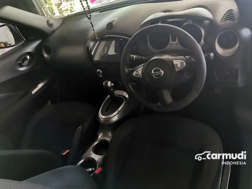 2018 Nissan Juke RX Black Interior SUV