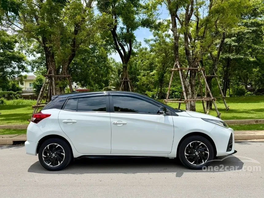 2022 Toyota YARIS Sport Premium Hatchback