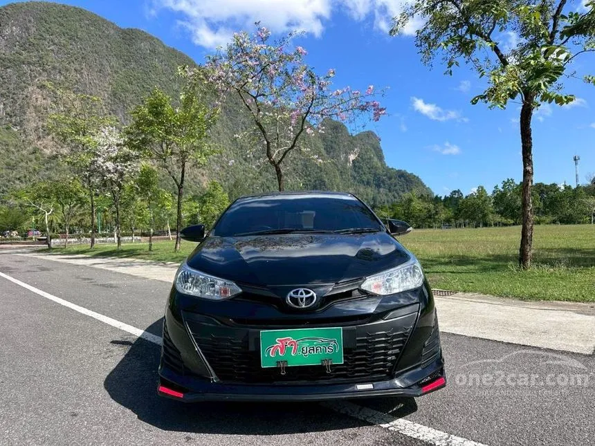 2020 Toyota YARIS E Hatchback
