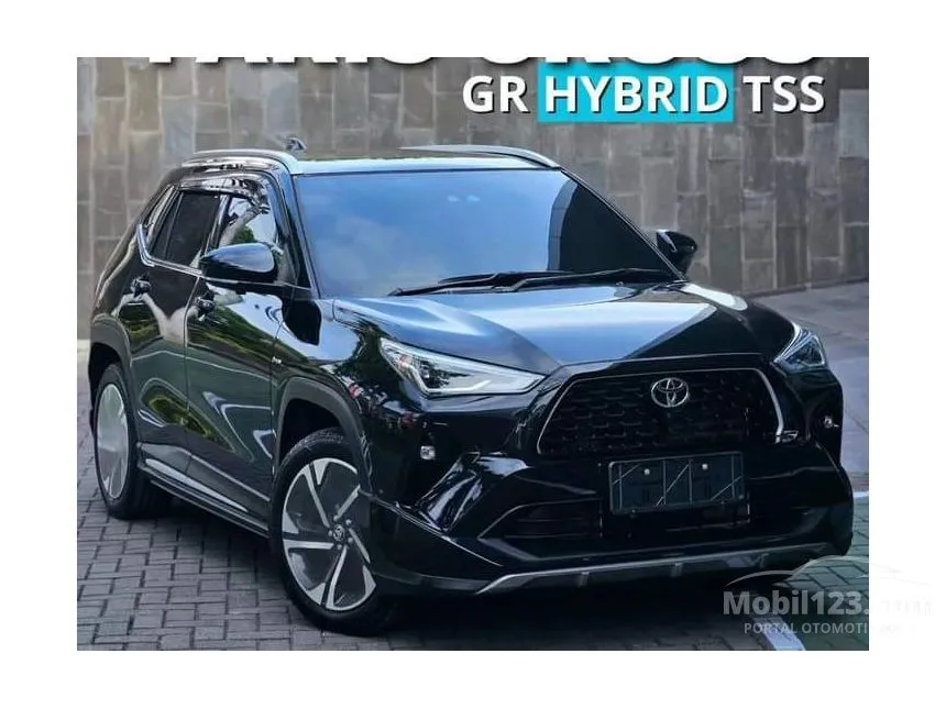 Jual Mobil Toyota Yaris Cross 2023 S HEV GR Parts Aero Package 1.5 di Banten Automatic Wagon Hitam Rp 405.000.000