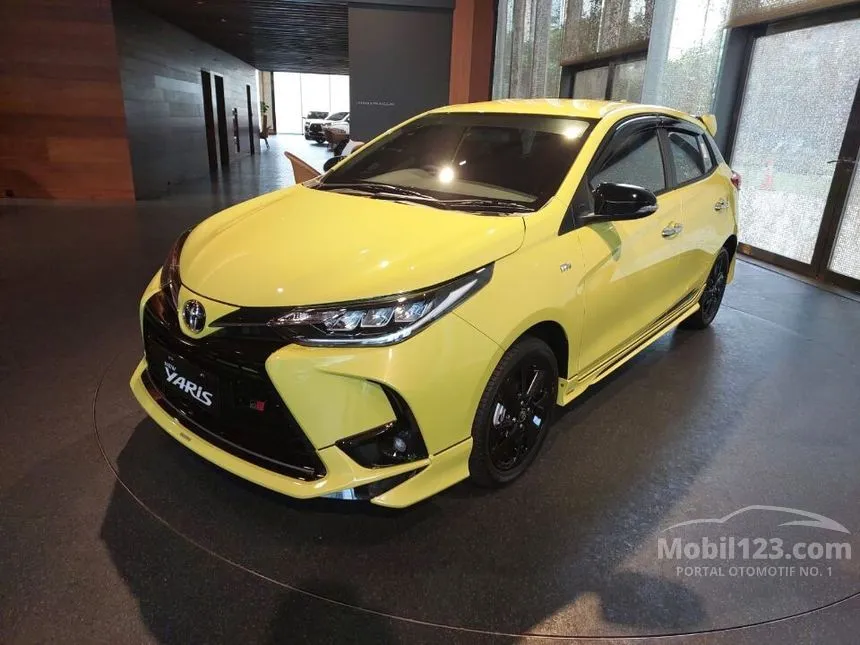 Jual Mobil Toyota Yaris 2024 S GR Sport 1.5 di Banten Automatic Hatchback Kuning Rp 323.000.000