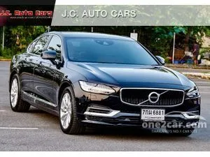2018 Volvo S90 2.0 T8 Momentum Sedan