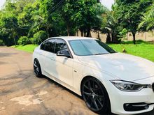 BMW 320i F30 Low KM BMW Warranty s.d. 31 Dec 2019