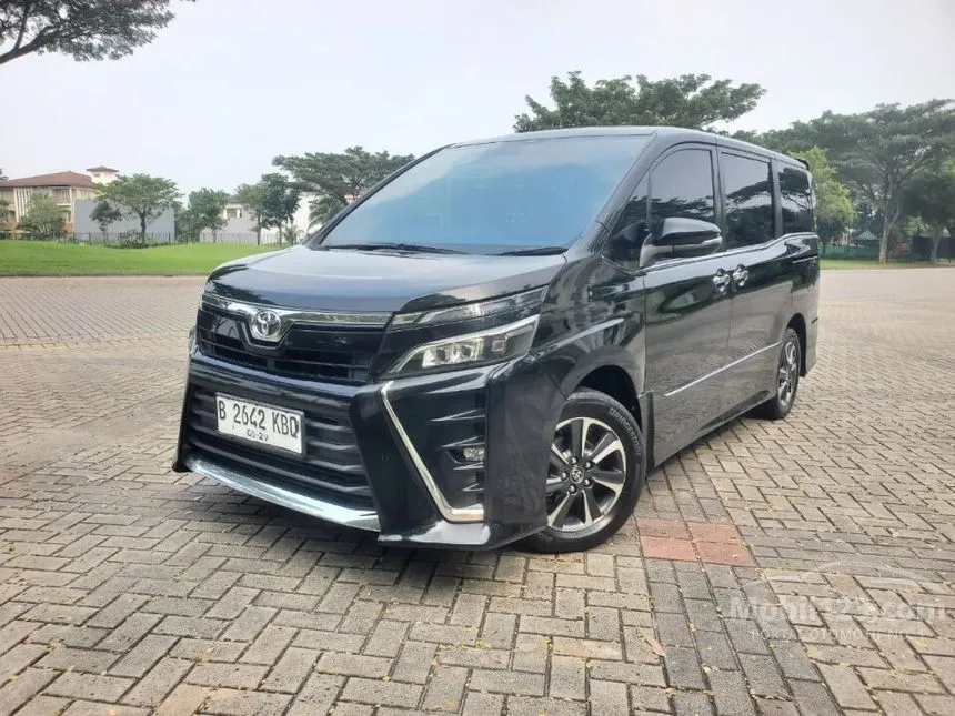 Jual Mobil Toyota Voxy 2020 2.0 di Banten Automatic Wagon Hitam Rp 340.000.000