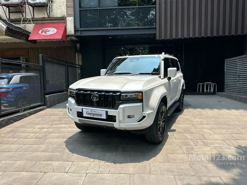 Jual Mobil Toyota Land Cruiser Prado 2025 Kakadu 2.8 di DKI Jakarta Automatic SUV Putih Rp 2.900.000.000