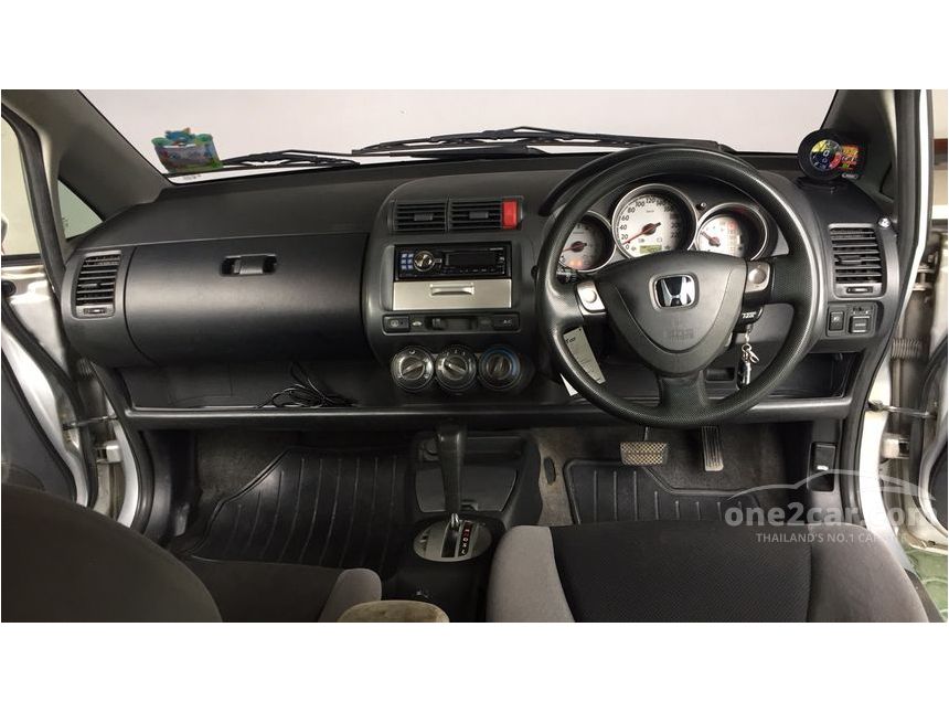 Honda Jazz 2005 03 07 S I DSi 1 5 One2car honda-jazz-2005-03-07-s-i-dsi-1-5-one2car