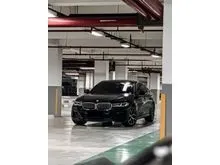 2021 BMW 520i 2.0 M Sport Sedan (Faktur 2022) Black on Black Odo 35 Rb (TERMURAH)
