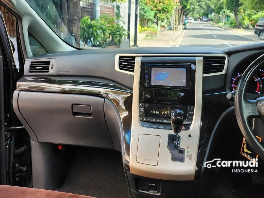 2013 Toyota Alphard S MPV