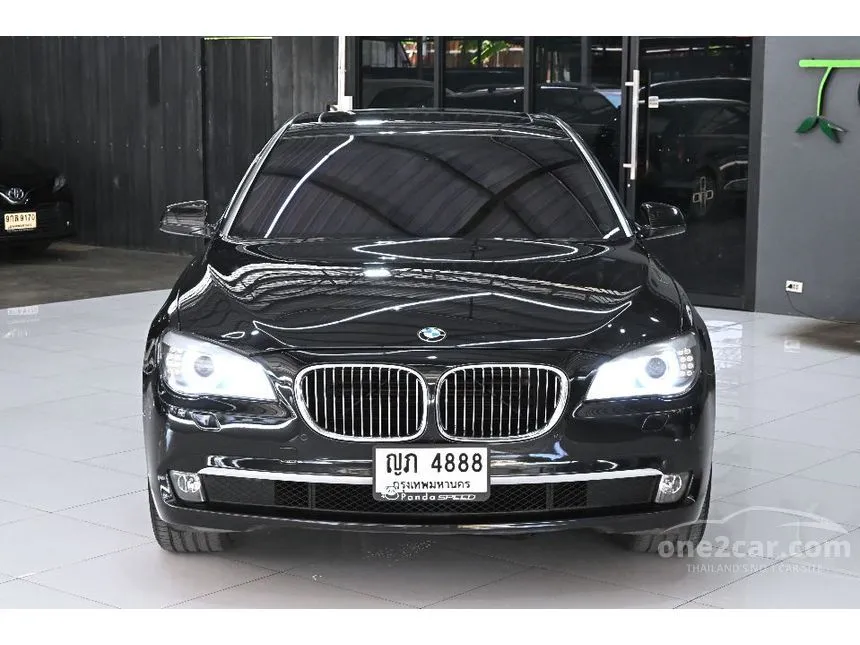 2013 BMW 730Li Sedan