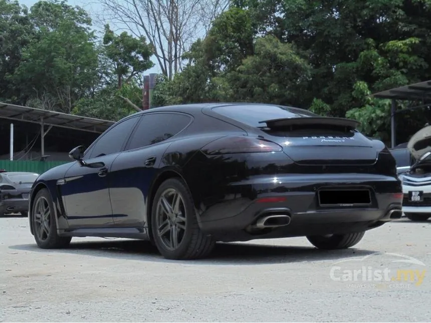 2014 Porsche Panamera 4 Hatchback