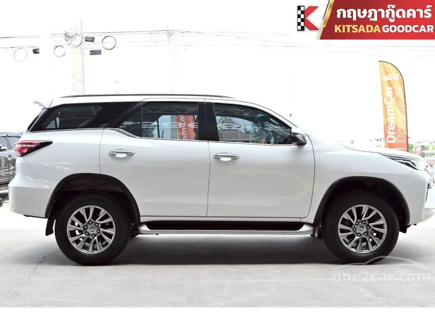 2022 Toyota FORTUNER V SUV