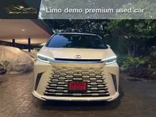 2024 Lexus LM350h 2.5 (ปี 23-29) Executive Van