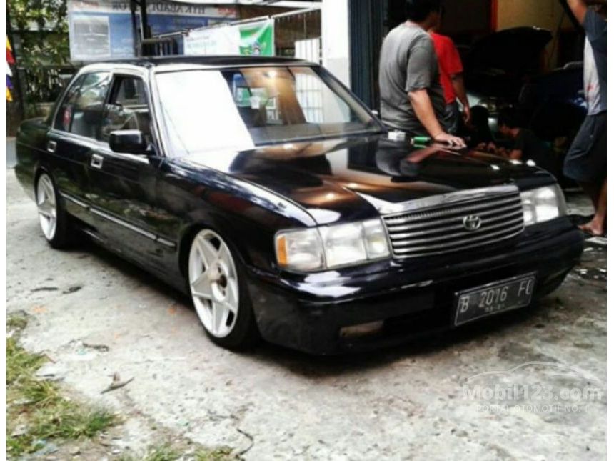 1993 Toyota Crown Super Saloon Sedan