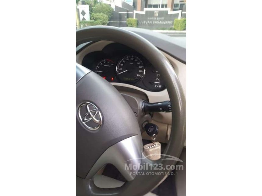2013 Toyota Kijang Innova G MPV