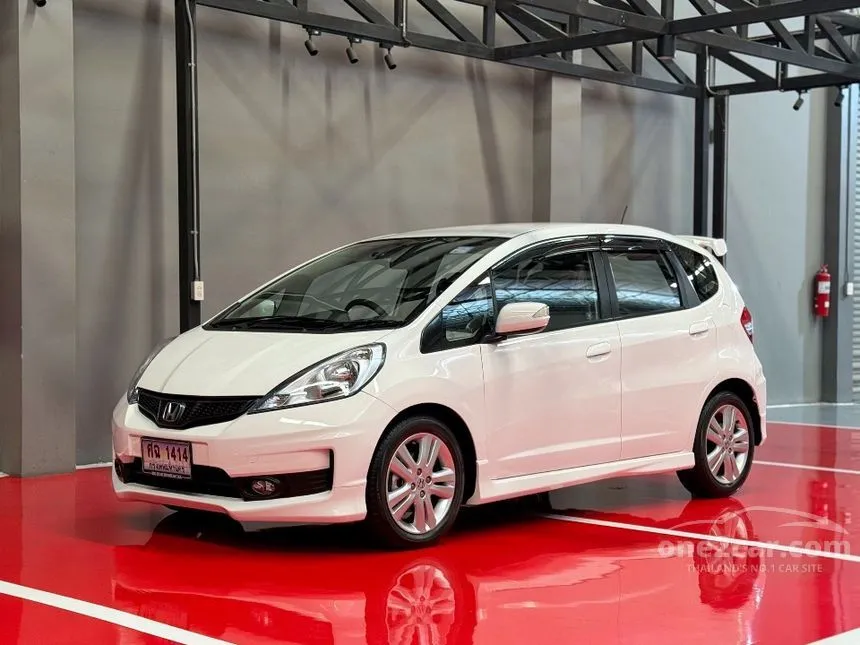 2013 Honda JAZZ SV Hatchback