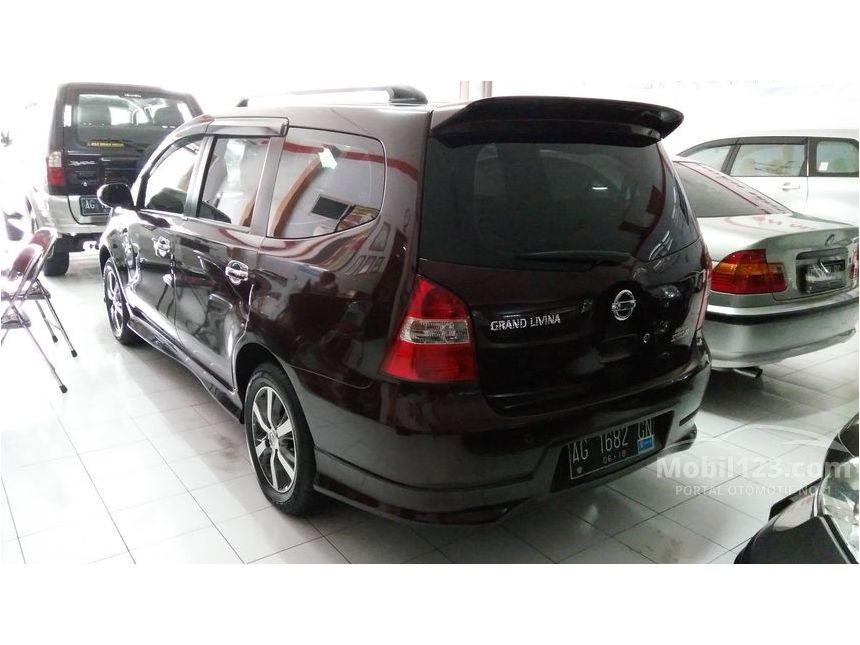 Jual Mobil Nissan Grand Livina 2013 Highway Star Autech 1 