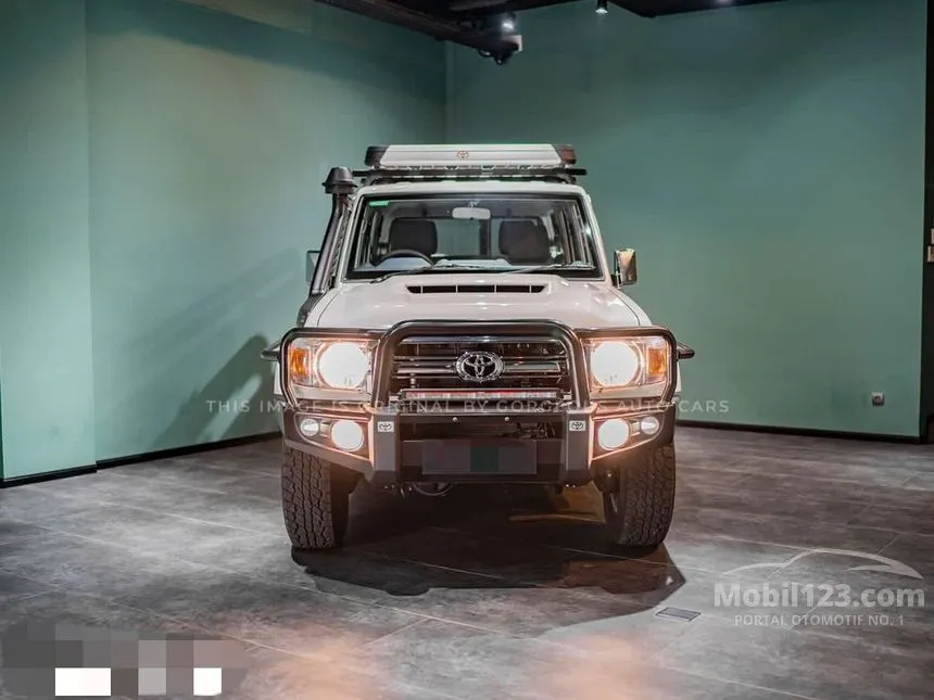 2022 Toyota Land Cruiser Double Cab Chassis 79 GXL Pick-up