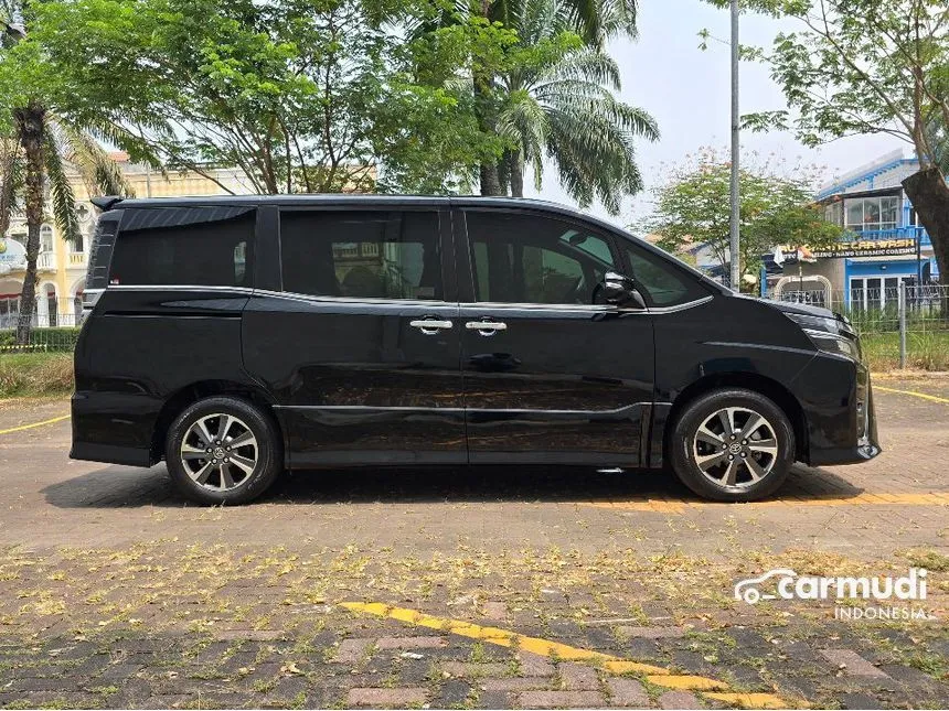 2019 Toyota Voxy MPV