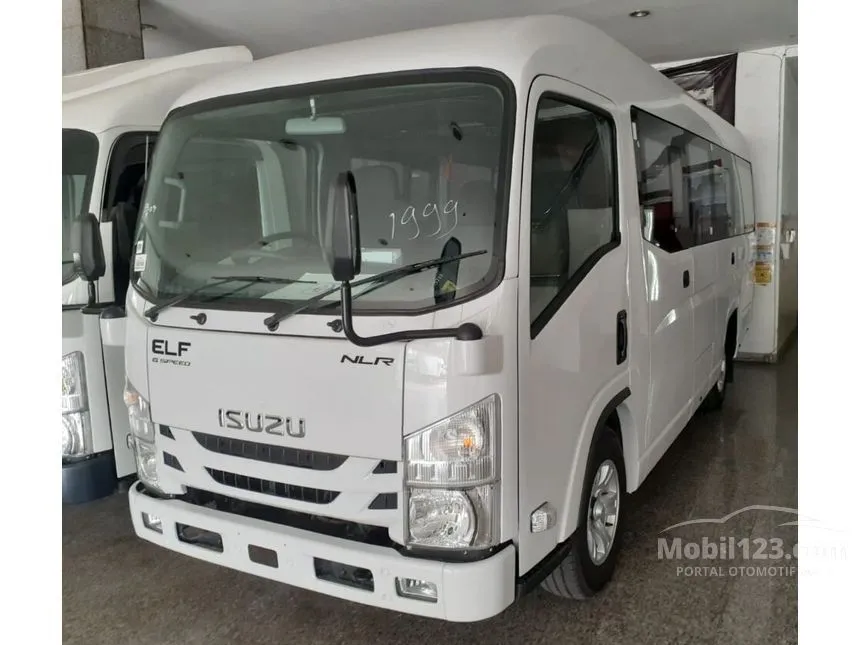 2023 Isuzu Elf NRL 55 BLX Minibus