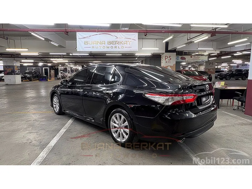 2019 Toyota Camry V Sedan