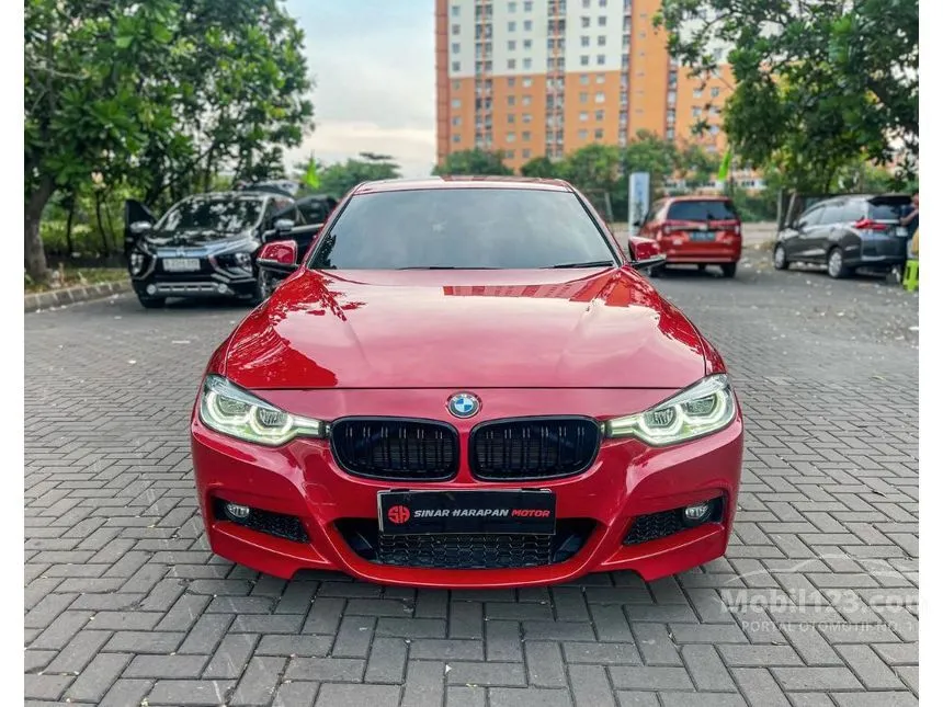 Jual Mobil BMW 330i 2017 M Sport 2.0 di DKI Jakarta Automatic Sedan Merah Rp 395.000.000