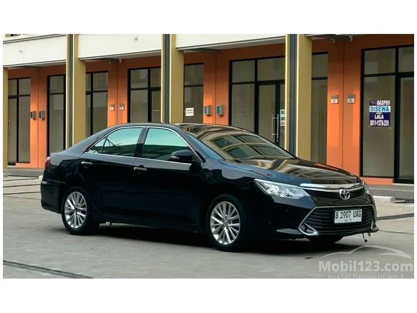 2018 Toyota Camry V Sedan