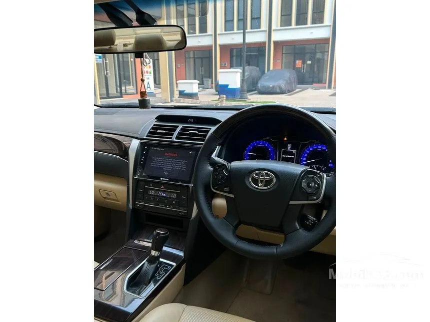 2018 Toyota Camry V Sedan