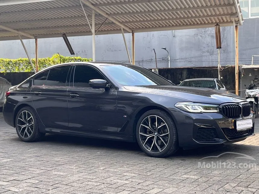 2023 BMW 520i M Sport Sedan