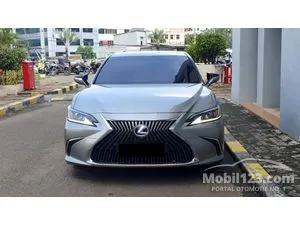 2020 Lexus ES 300h 2.5 Ultra Luxury Sedan